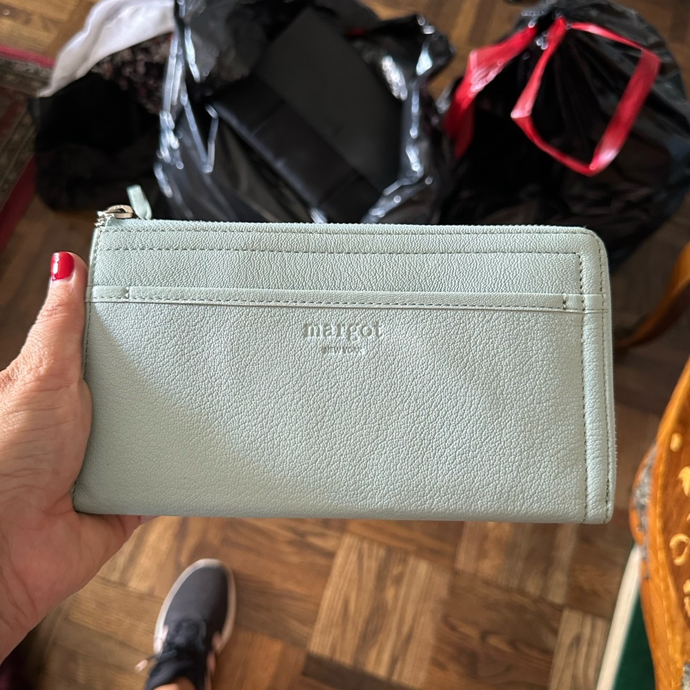 COPY - Never user - light green leather Margot wristlet.